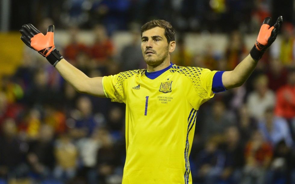 Iker Casillas, en el partido de España contra Inglaterra. Twitter