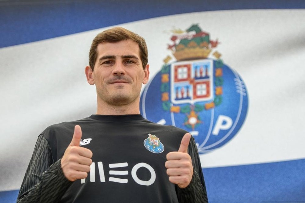 Casillas renova com o FC Porto. Twitter/FCPorto