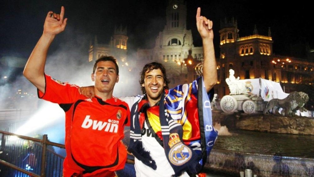 Casillas felicitó a Raúl y le dedicó suerte en el Castilla. IkerCasillas
