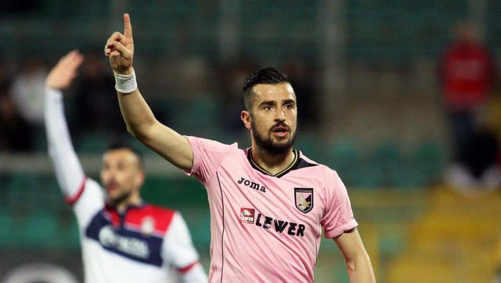 El Sevilla tiene en su agenda el nombre de Nestorovski, futbolista del Palermo. EFE/CorradoLannino