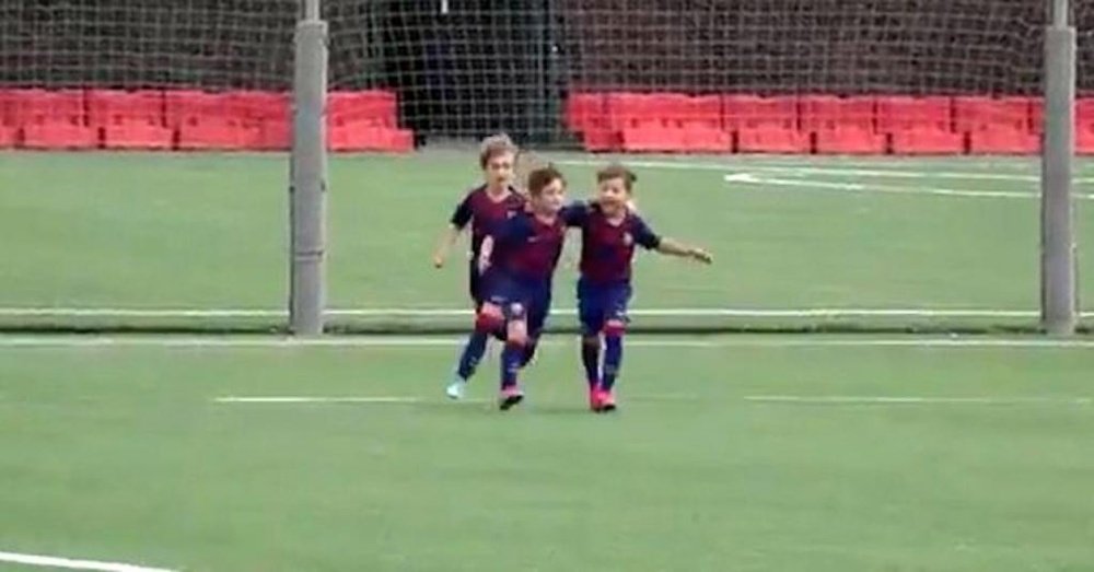 Filho de Messi já marca com a camisa do Barcelona. Captura/Ole