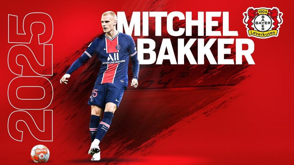 Bakker é o novo jogador do Bayer Leverkusen. Twitter/bayer04fussball