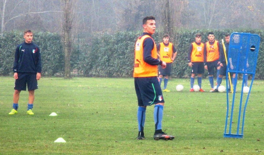 Imagen de Andrea Isufaj, con las categorías inferiores de la Selección Italiana.