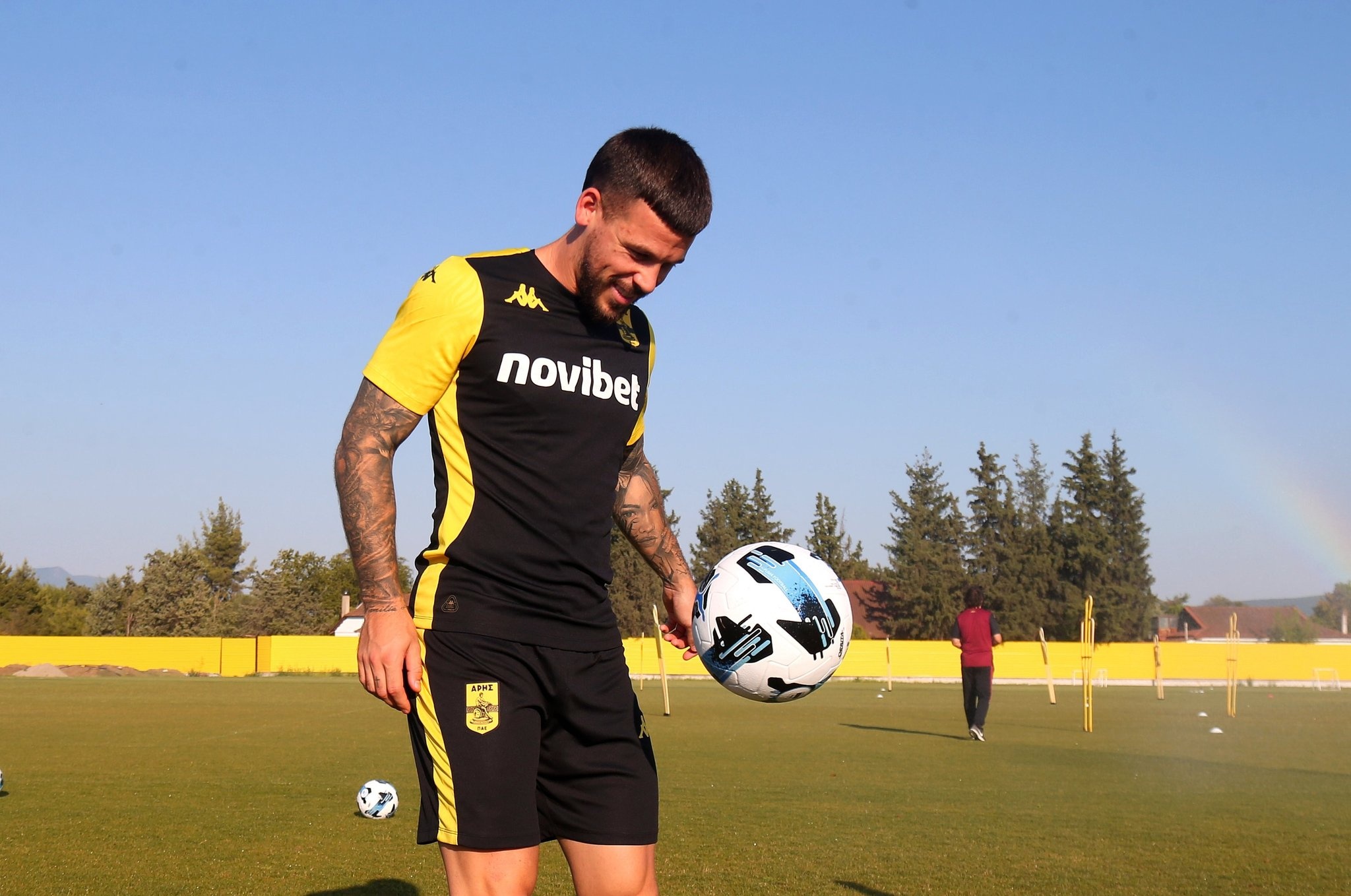 Carles Perez, hospitalised after being bitten in the genitals by a dog. Capture/ARIS_FC