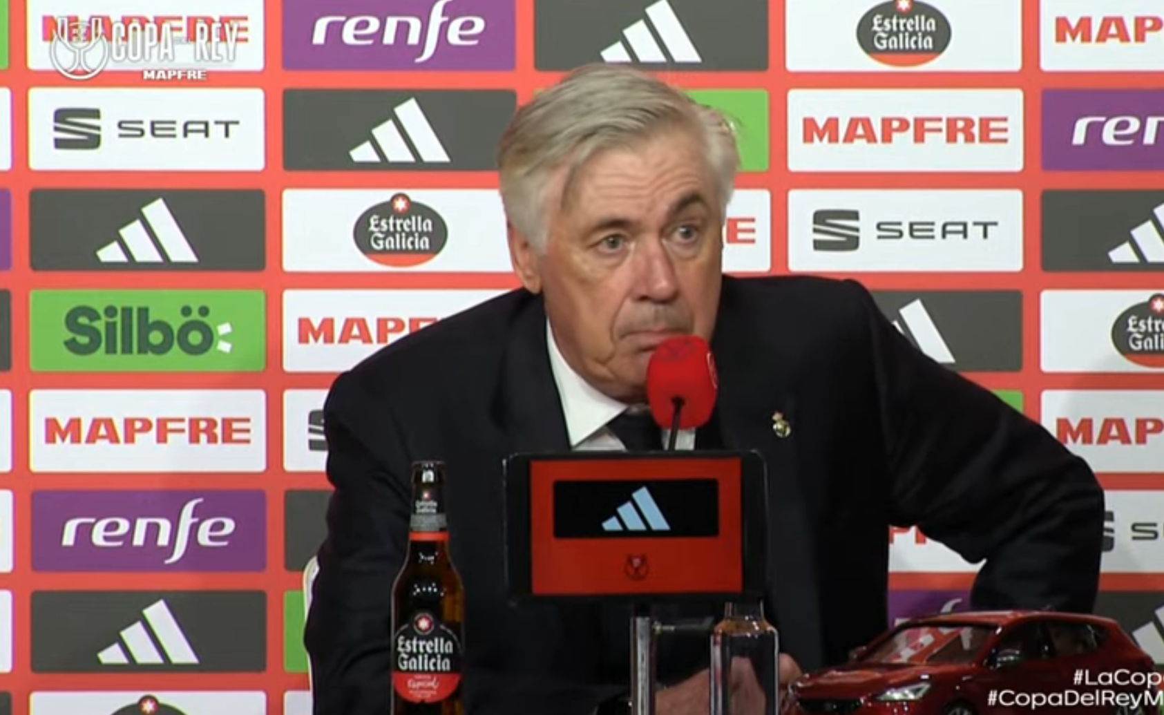 Carlo Ancelotti, entrenador del Real Madrid, compareció en sala de prensa tras la derrota en la final de la Copa del Rey ante el Barcelona. El técnico italiano admitió que Mbappé no estaba para jugar todo el partido y decidió guardarlo para la segunda mitad.