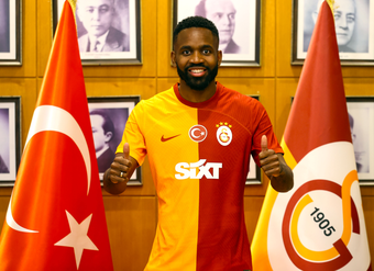 El Galatasaray anunció el fichaje de Cédric Bakambu, quien llega procedente del Al Nasr de Emiratos Árabes apenas 24 días después de su llegada. Firma por 2 temporadas y percibirá alrededor de 1 millón y medio de euros con el conjunto otomano.