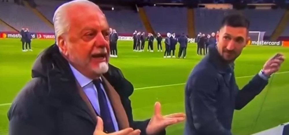 De Laurentiis took Politano away in the middle of an interview . Screenshot/Sky Sport