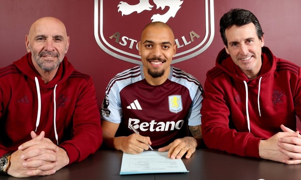 Malen leaves Dortmund to join Villa. AVFCOfficial
