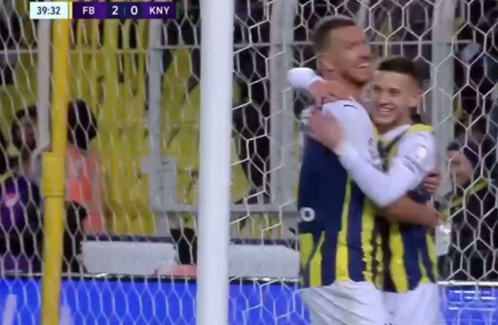Dzeko marcó un 'hat trick' ante el Konyaspor. Captura/BeINSports