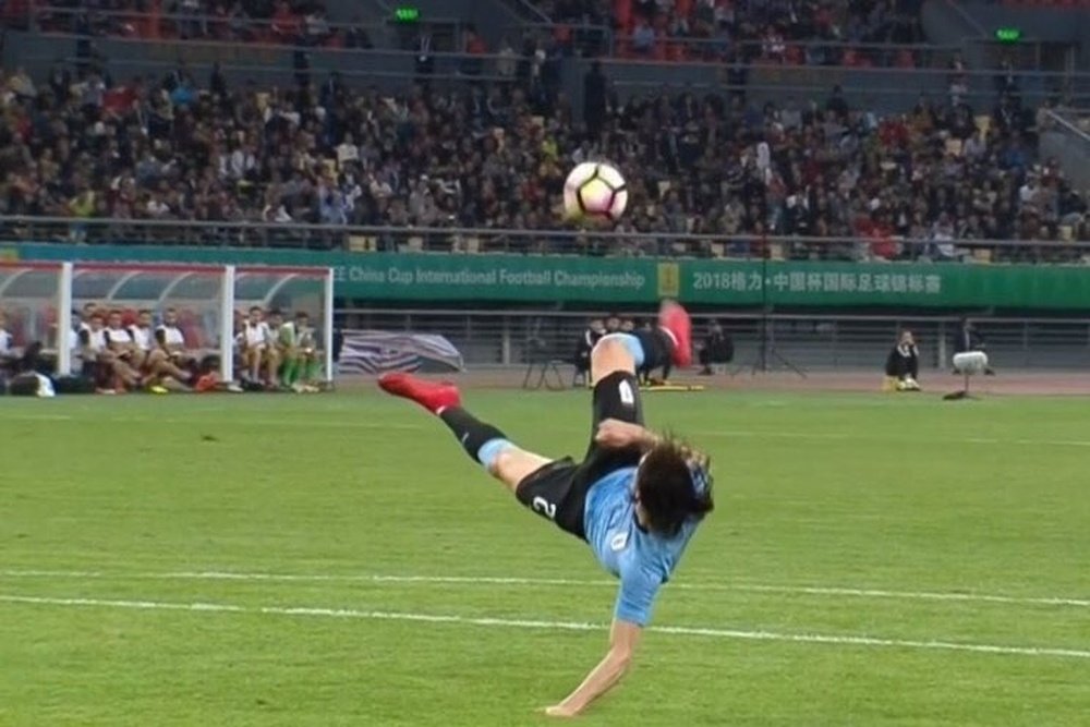 Cavani won't forget this strike for a while. Twitter