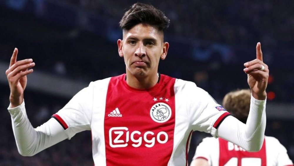 Edson Álvarez não sairá da Eredivisie. AFP/MAURICE VAN STEEN