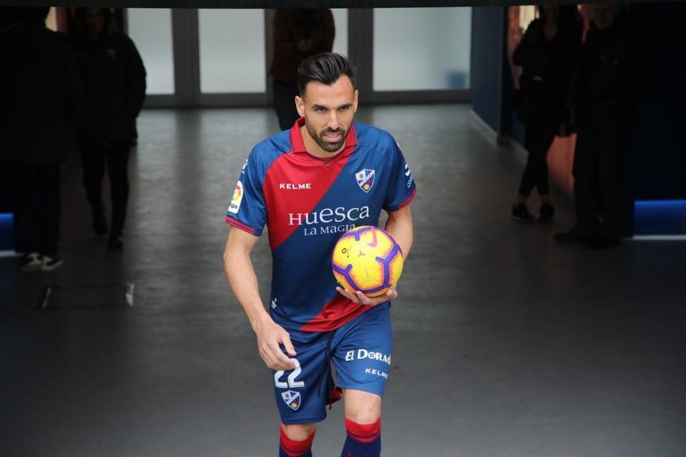 Enric Gallego fue titular en su primer partido con el Huesca. SDHuesca