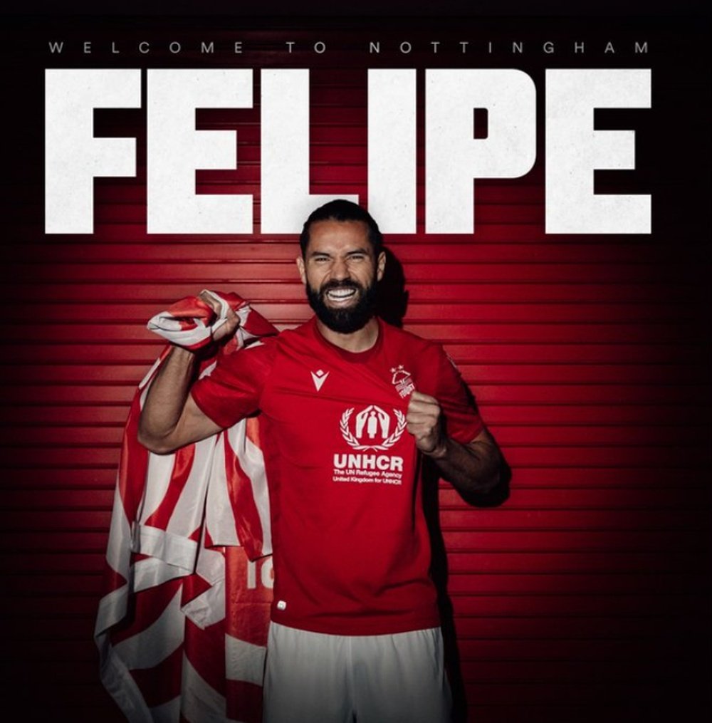 Felipe signe à Nottingham Forest. Twitter/NFFC