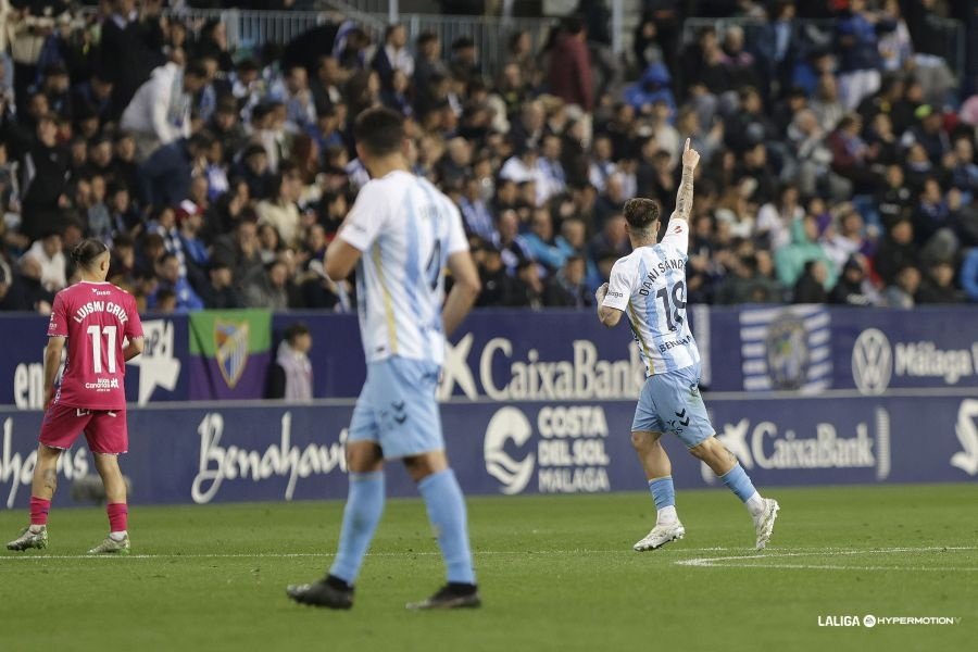 Dani Sánchez abre el camino del Málaga