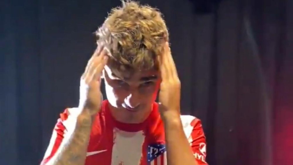 Griezmann's new hairstyle stole the show on his unveiling as an Atletico player. Twitter/Atleti