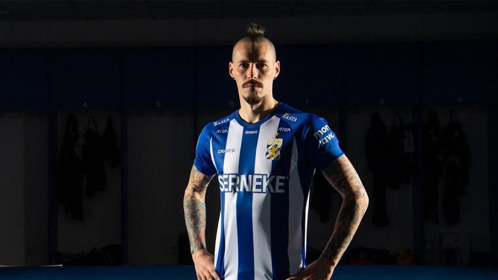 Hamsik se va a jugar a Suecia. Twitter/IFKGoteborg