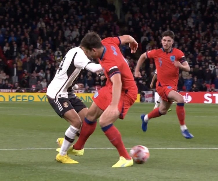 Maguire protagonizó la jugada del empate de Alemania. Captura/UEFATV