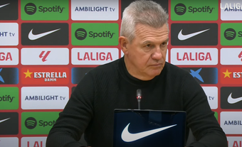 Mallorca coach Javier Aguirre appeared in the press room after his side's narrow defeat to Barcelona. The Mexican, in a joking manner, compared Leo Messi and Lamine Yamal, considering both quick as a rat.