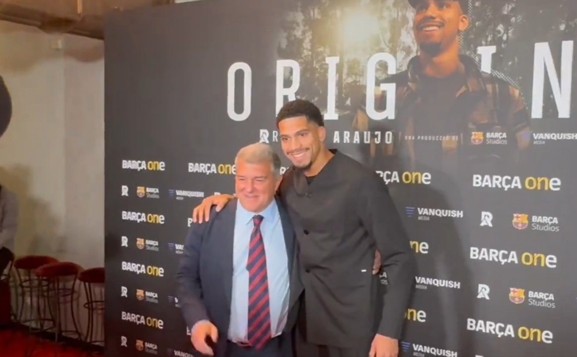 Laporta spoke about a renewal for Araujo. Twitter/victor_nahe