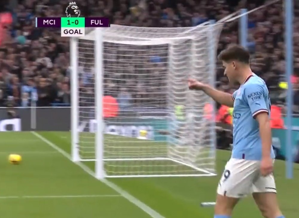 Julián Álvarez abrió la lata para el Manchester City. Captura/DAZN