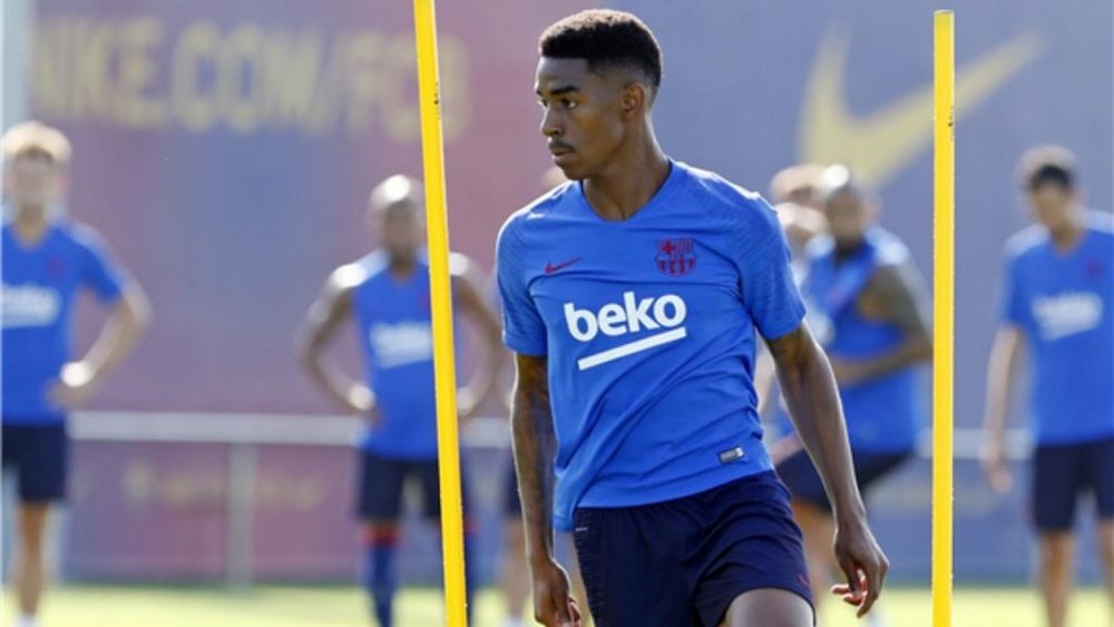 Junior Firpo dévoile la vérité. Twitter/FCBarcelone