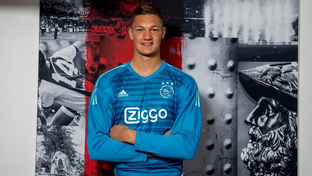 L'Ajax recrute un géant. Ajax