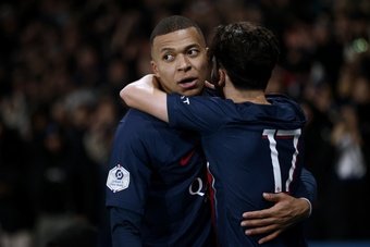 O PSG venceu o Le Havre por 0-2 no confronto da 14ª rodada da Ligue 1. Kylian Mbappé e Vitinha marcaram os gols em uma partida que se complicou para a equipe de Luis Enrique devido à expulsão de Gianluigi Donnarumma no minuto 10.