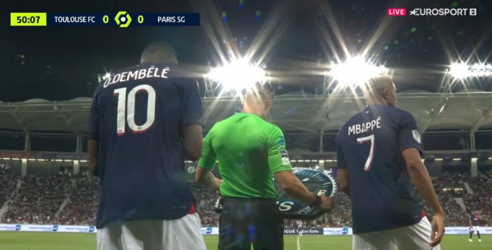 Mbappé y Dembélé entraron en la segunda parte.  Captura/Eurosport