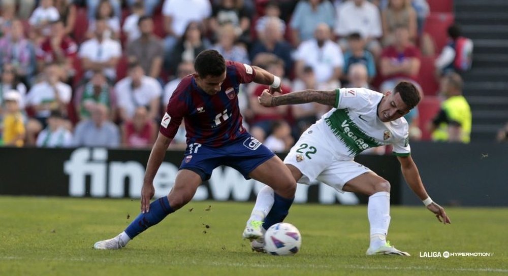 El Eldense y el Elche empataron a uno. LaLiga