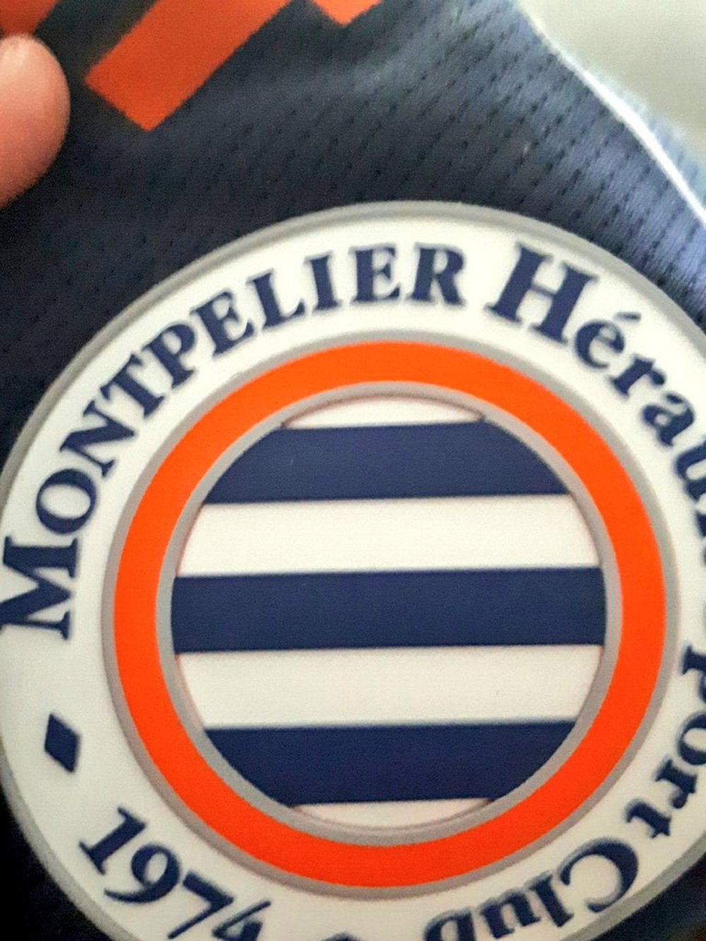 El Montpellier ha vendido camisetas con este error ortográficoo... Twitter/AkBoni63