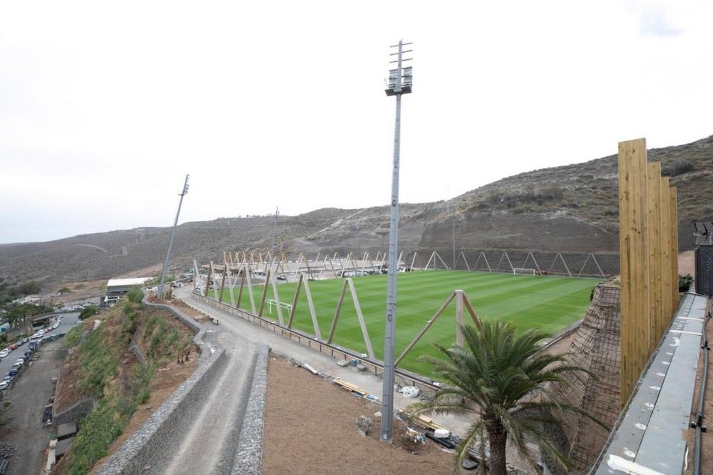 Bonito detalle de Las Palmas con Betancor. UDLP_Oficial