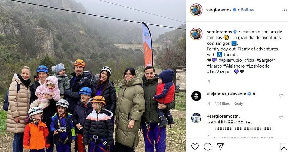 La postal en la montaña de las familias de Ramos, Modric y Lucas. Instagram/sergioramos