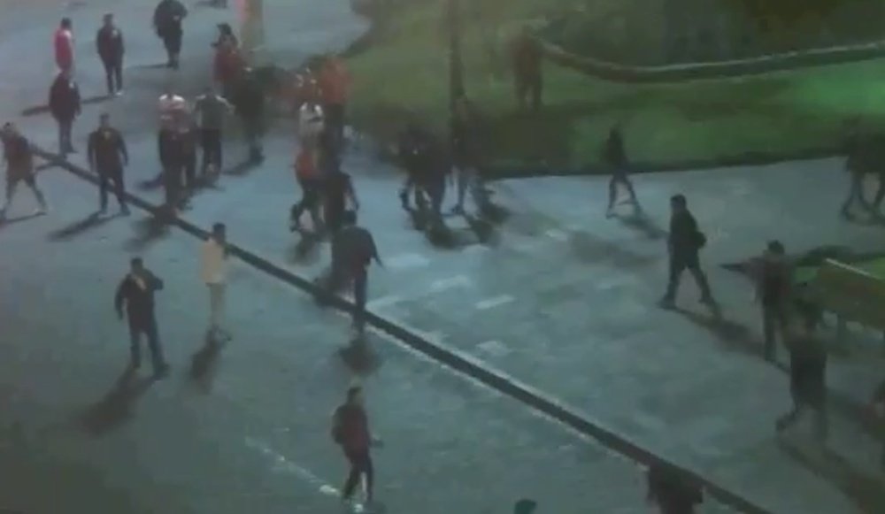 Imagen de la pelea entre aficionados de Melgar y River Plate. Youtube