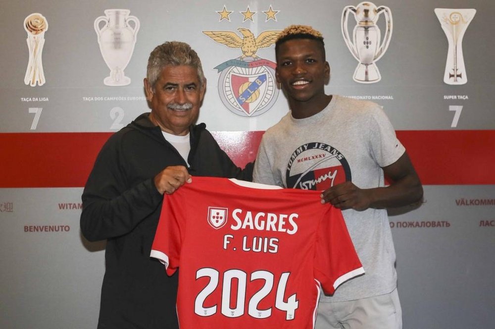Benfica have renewed 19 year-old Florentino Luis' contract. SLBenfica
