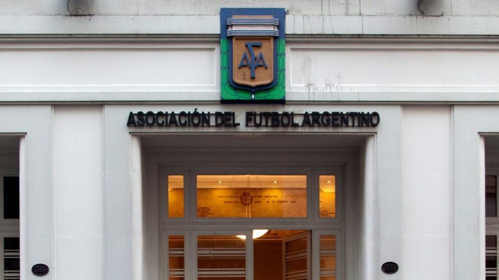 El Fisco argentino denuncia a la AFA y a nueve clubes por presunta evasión. EFE