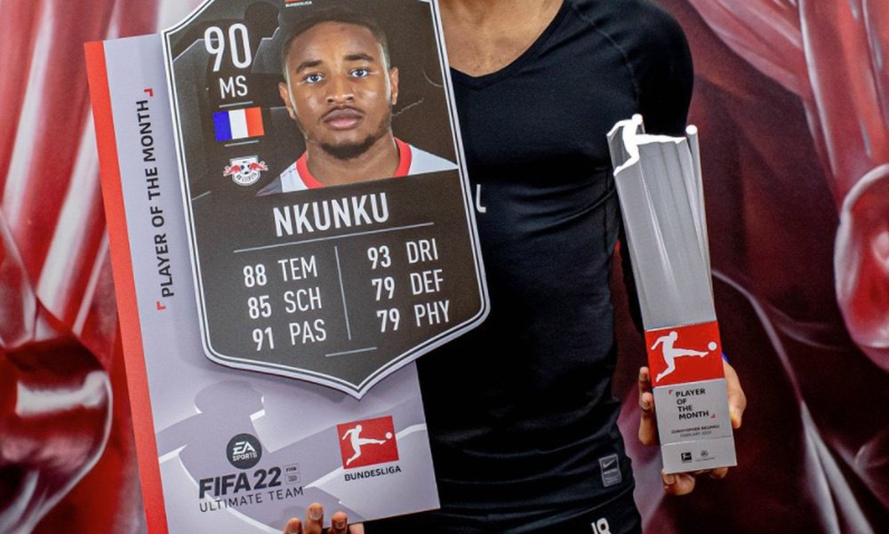 Imagen de la segunda carta POTM de Nkunku. Twitter/EASPORTSFIFA