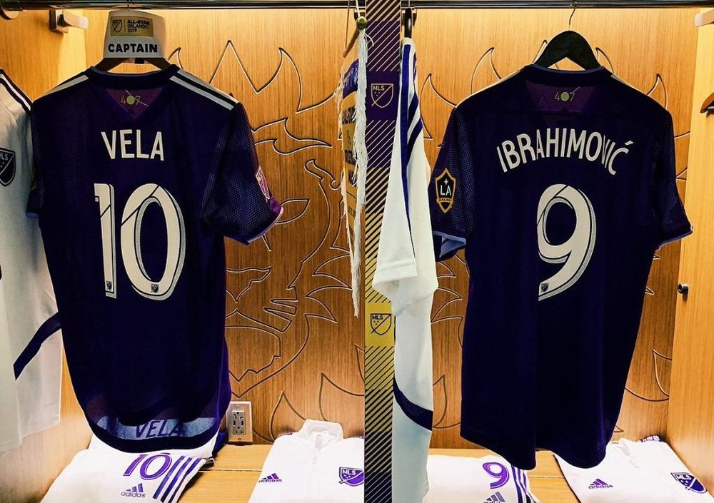 Les maillots de Carlos Vela et Zlatan Ibrahimovic avant la rencontre face à l'Atlético. Twitter/MLS