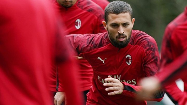Léo Duarte pode desfalcar o Milan por até um mês