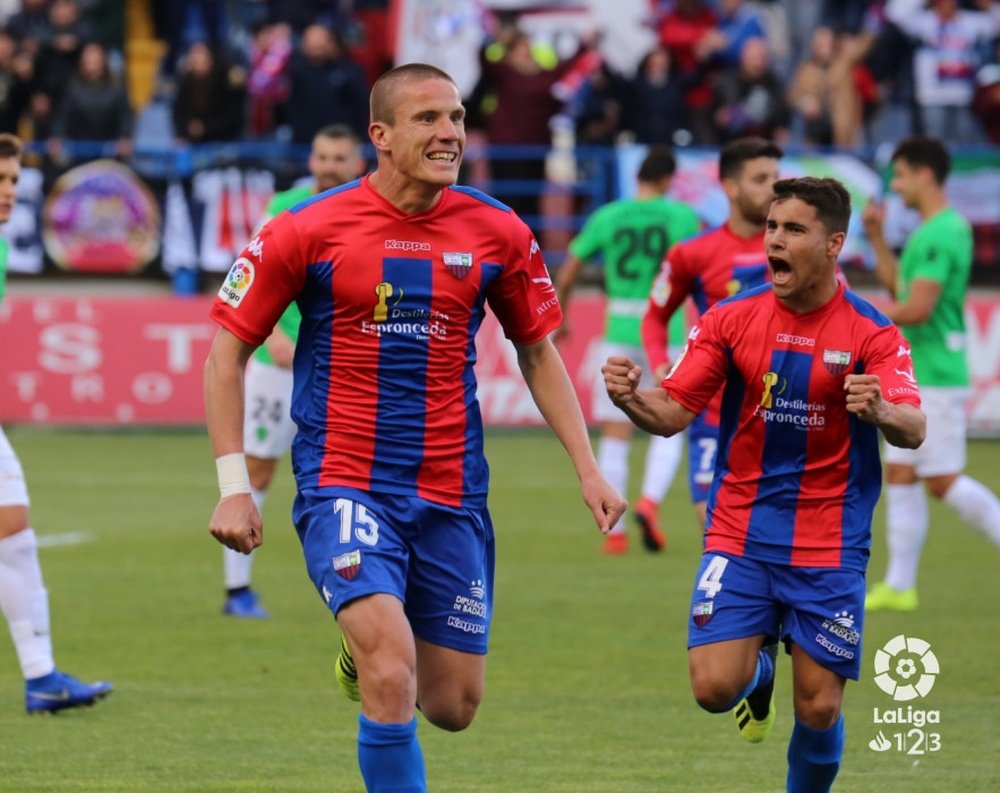 Lolo González se ha hecho un hueco en el Extremadura. LaLiga