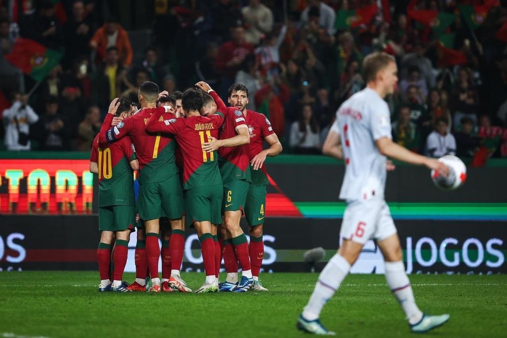 Portugal venció por 2-0 a Islandia. EFE
