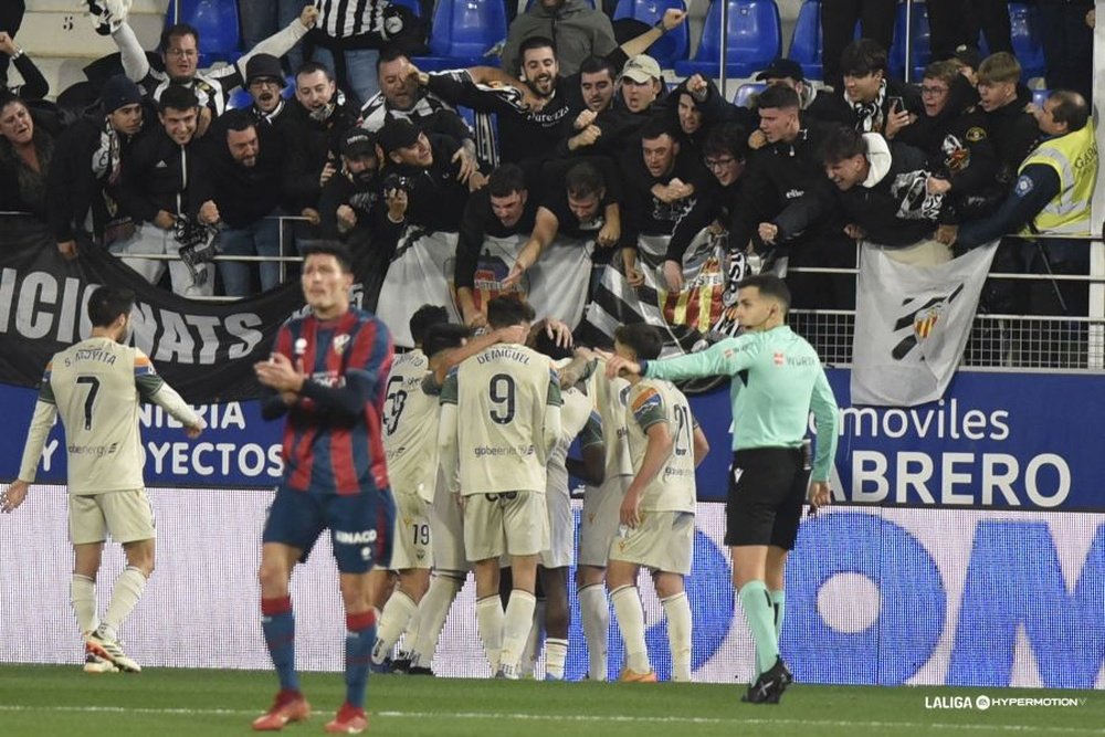 Huesca y Castellón empataron a uno. LaLiga