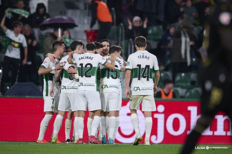 El Elche sigue de frente