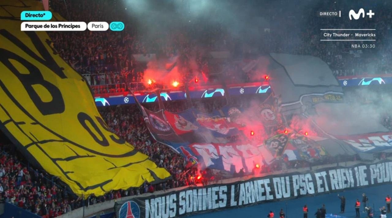 Gli ultras del PSG rompono il muro giallo con un pullman diretto a Wembley, MovistarLigadeCampeones
