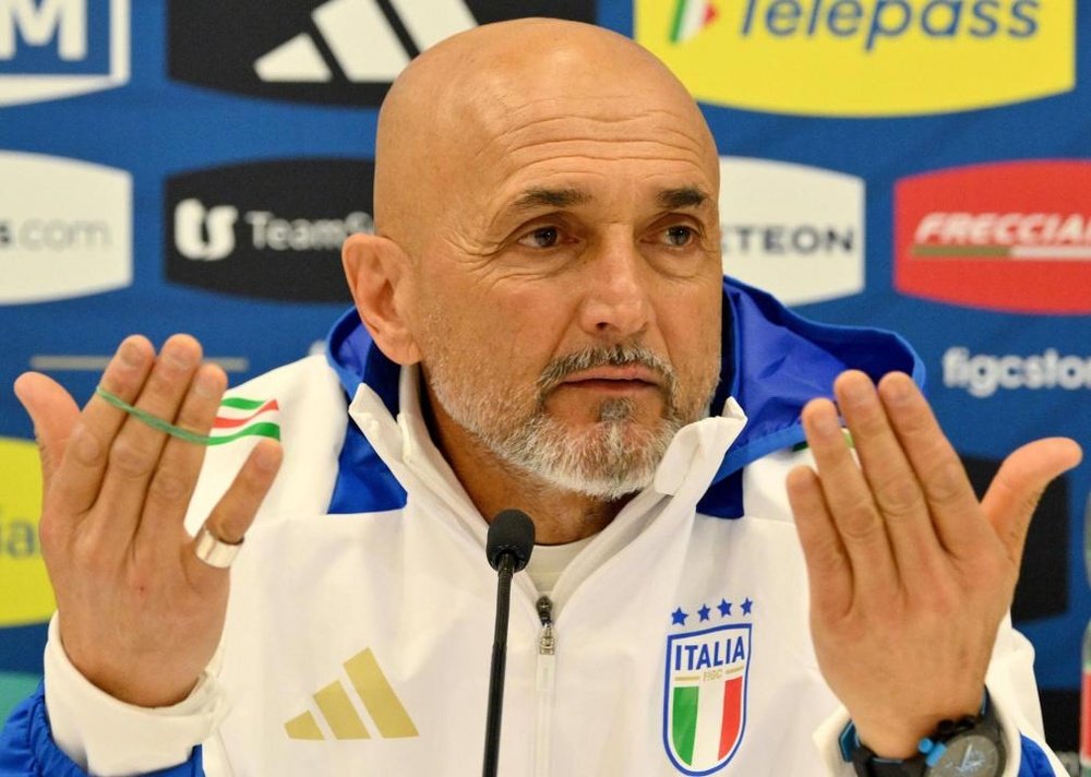 Spalletti appeared in the press room to discuss the alleged incident. EFE