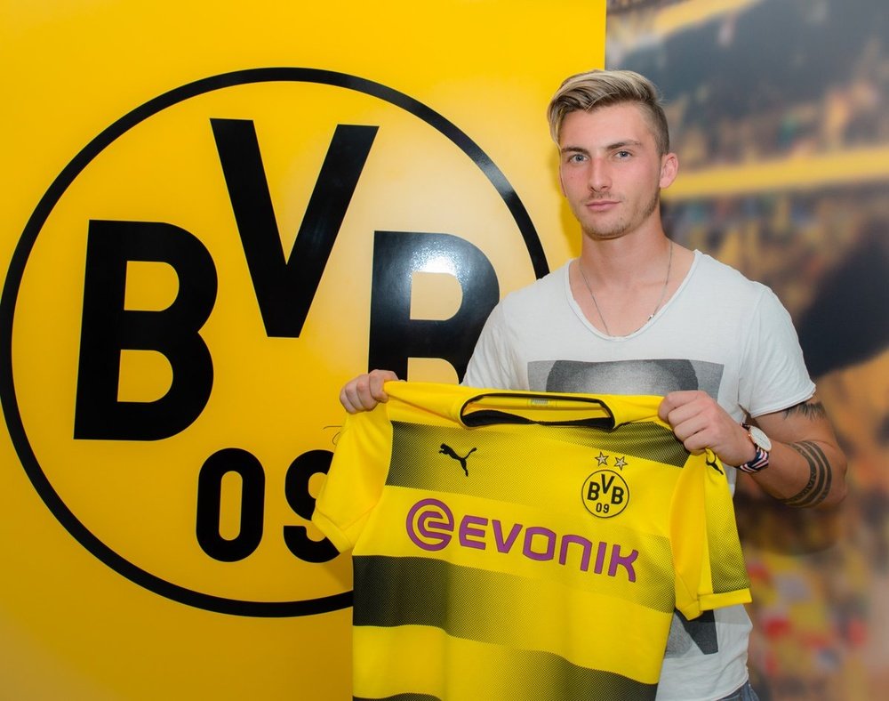 Max Philipp tem 23 anos e joga em toda a frente atacante. BVB