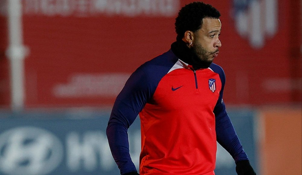 Memphis volvió a jercitarse con el grupo. EFE