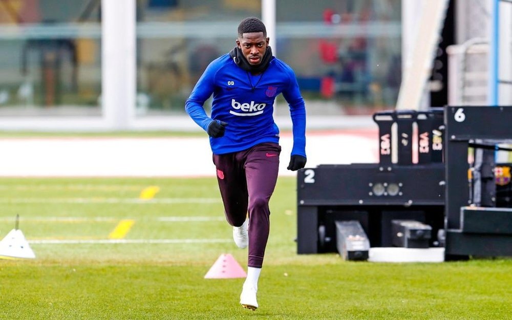 Dembélé entrenó este lunes en Barcelona. Twitter/FCBarcelona