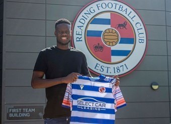 Mamadou Loum is Reading's new signing. Twitter/Reading