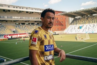 El Sint-Truidense, equipo de la Primera División Belga, anunció la incorporación del japonés Shinji Okazaki. El japonés se encontraba sin equipo tras abandonar el Cartagena el pasado mes de julio. Allí compartirá vestuario con otros cuatro compatriotas.