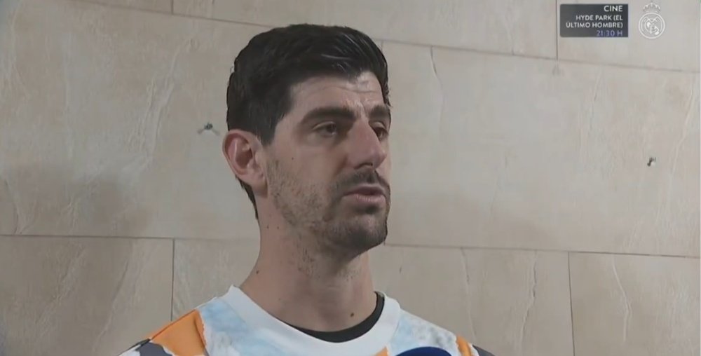 Thibaut Courtois criticou publicamente o horário da partida. Captura/RealMadridTV